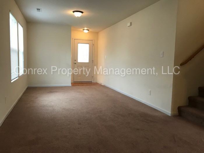 112 Bayside Ln - Photo 2 of 17