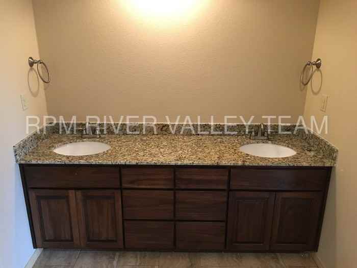 500 Ridge Point Dr - Photo 3 of 6