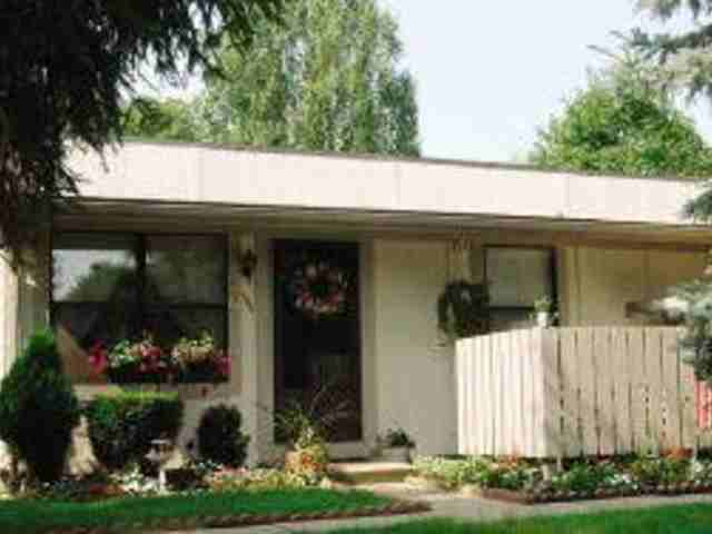 Foxhaven Apartments - Photo 3 of 7