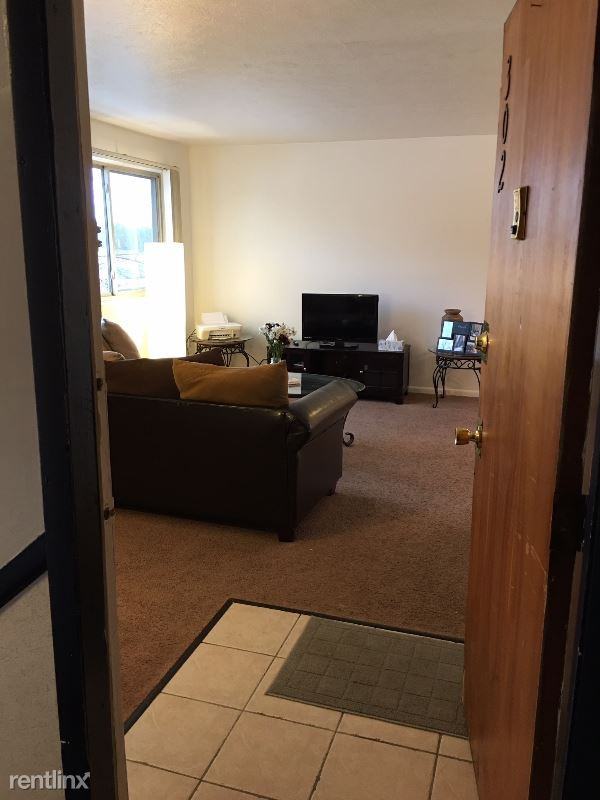 215 Dale Dr - Photo 2 of 10