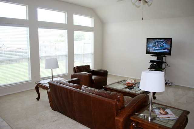 5217 Chatsworth Ln - Photo 2 of 8