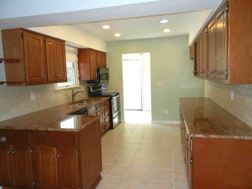 5734 Old Trail Ct - Photo 3 of 20