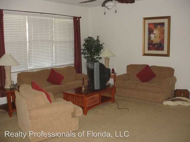 1744 Pine Ridge Dr - Photo 2 of 12