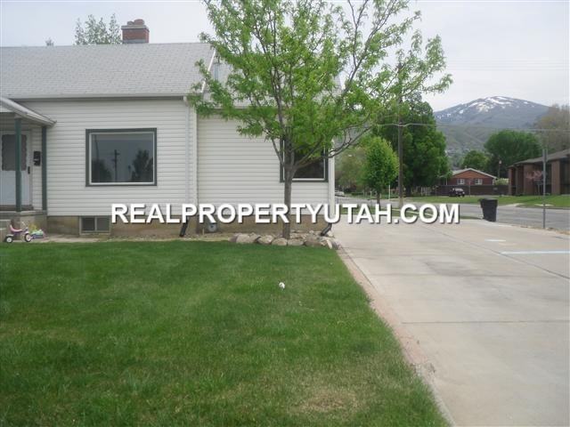 580 N MAIN ST - Photo 2 of 16