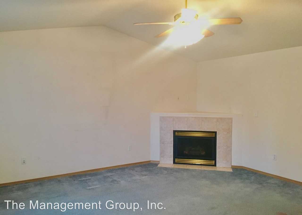 7613 NE 152nd Ct - Photo 2 of 10