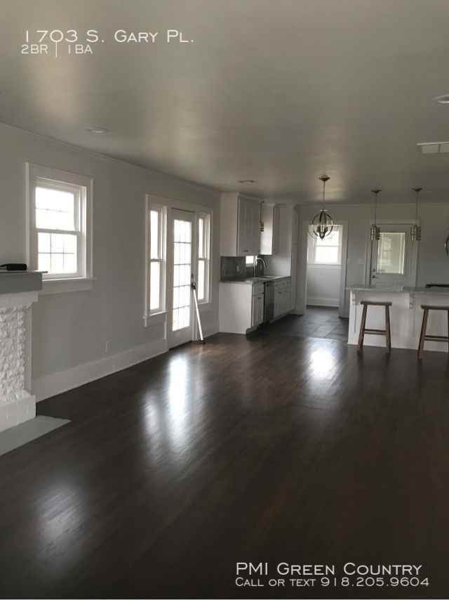 1703 S Gary Pl - Photo 3 of 12