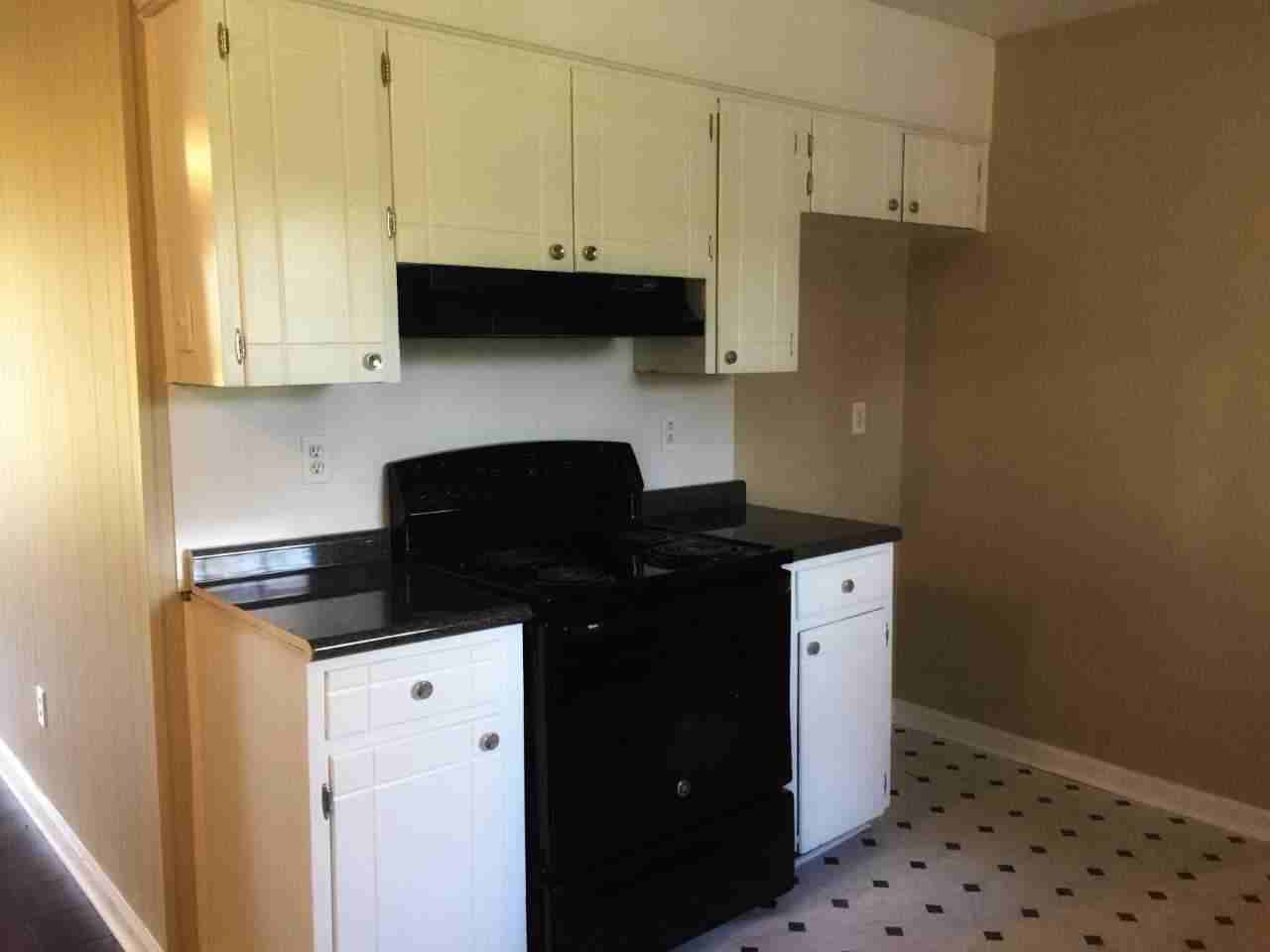 731 7th Way - Photo 2 of 10