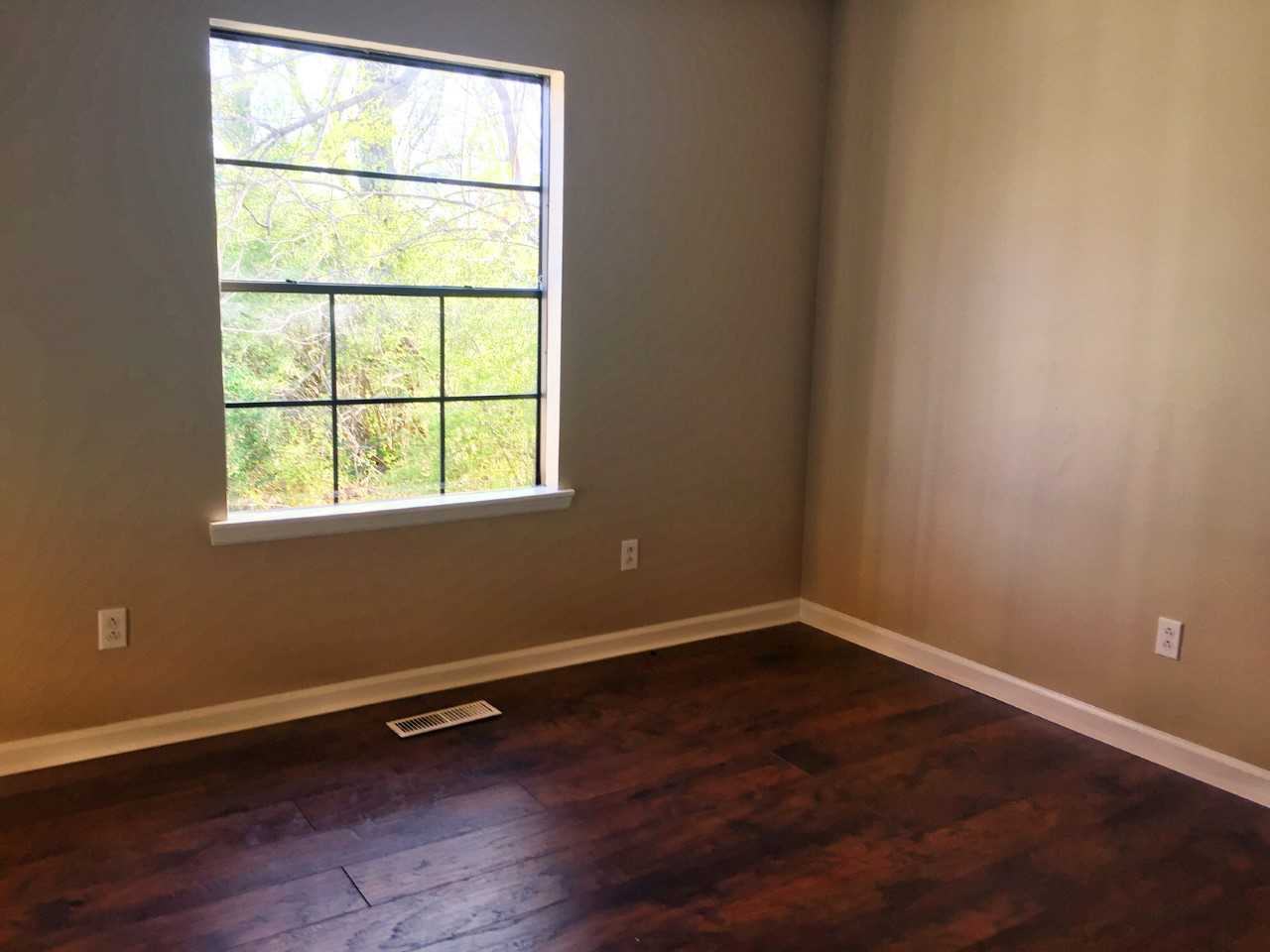 731 7th Way - Photo 3 of 10