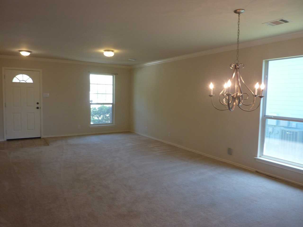 319 Willow Grove Dr - Photo 3 of 17