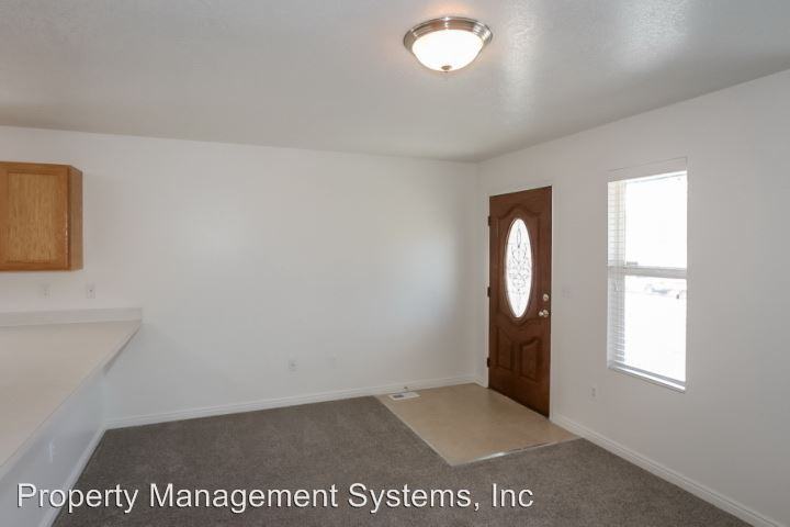 164 600 W - Photo 2 of 18