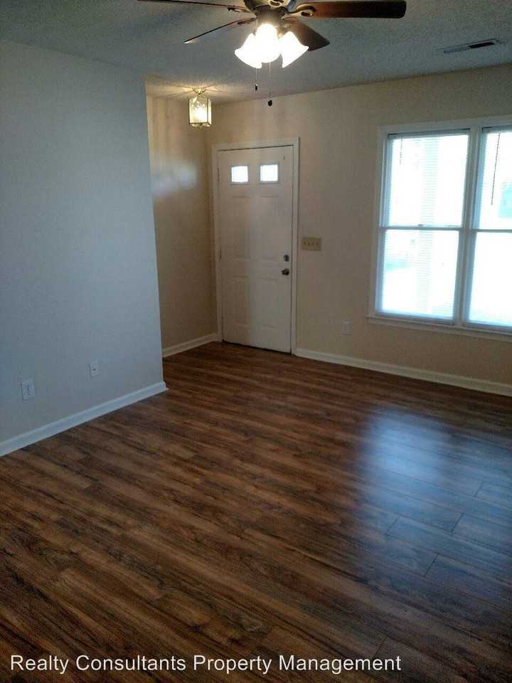 525 Mystic Dr - Photo 2 of 14