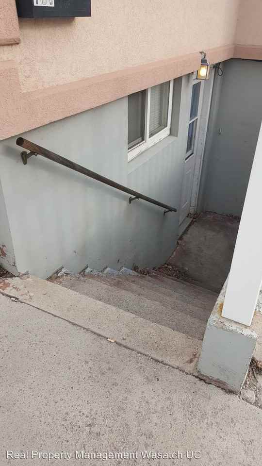 312 800 N - Photo 2 of 24