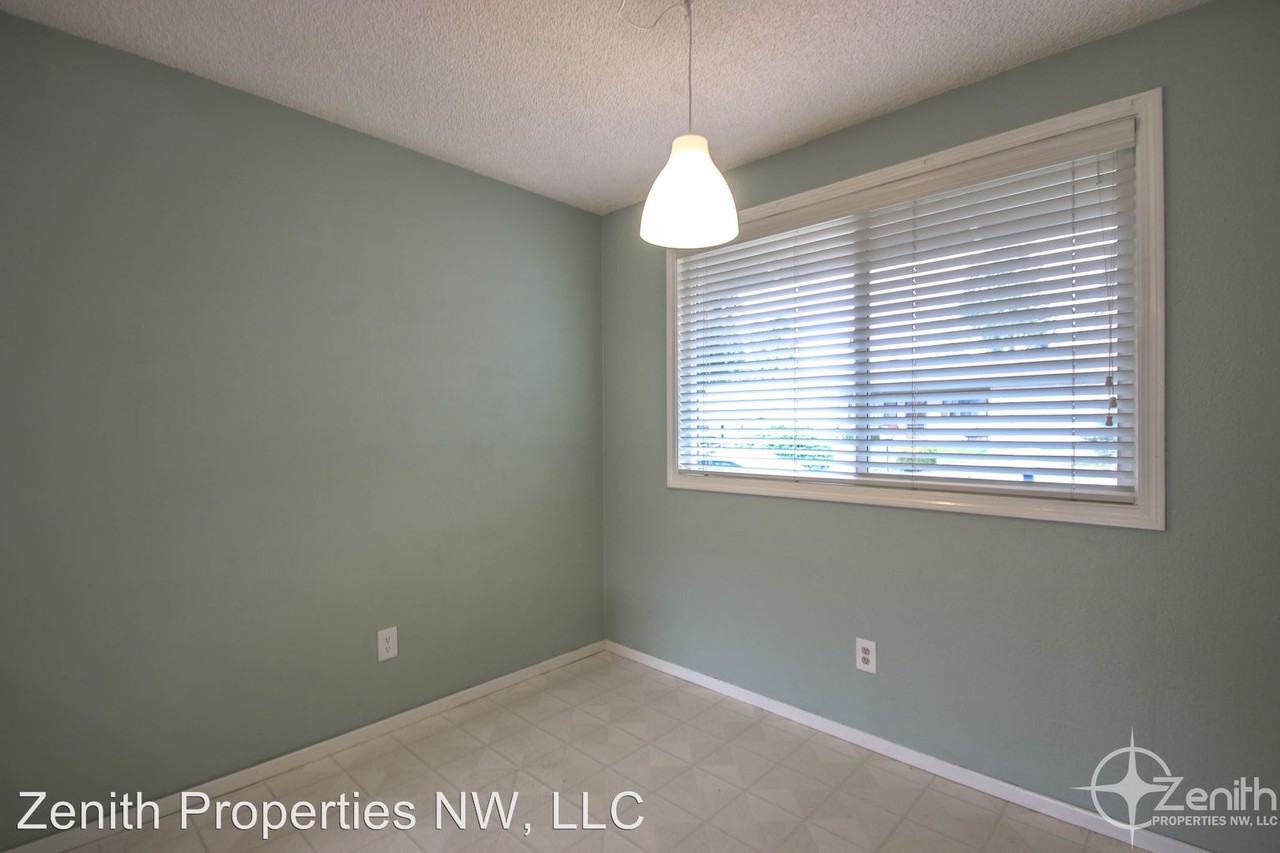 1301 NW 40th St - Photo 3 of 17
