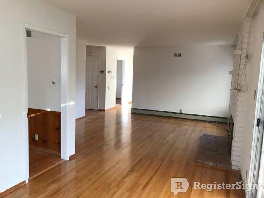 1372 Kintyre Way - Photo 3 of 5