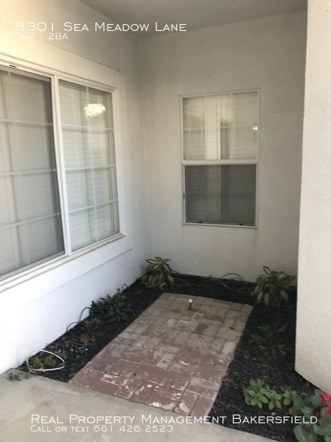 8301 Sea Meadow Ln - Photo 3 of 17