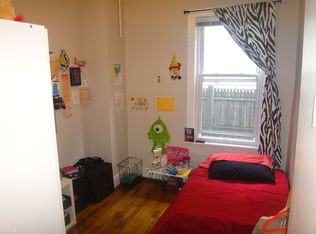 Green Street - Photo 4 of 4