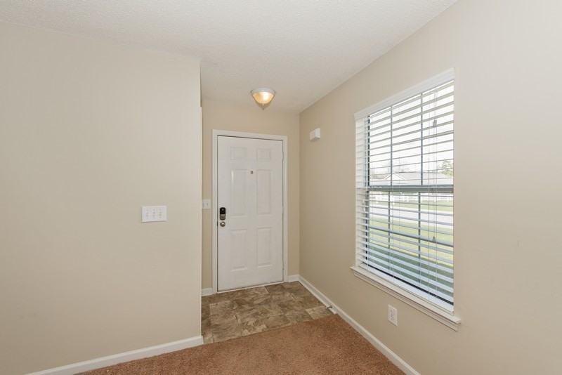 100 Lake Way Ln - Photo 3 of 25