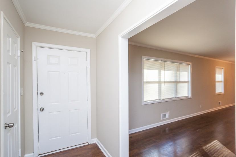 2937 Cascade Rd SW - Photo 2 of 25