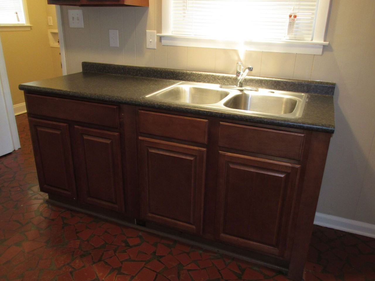 325 Whiteville Ave - Photo 3 of 12