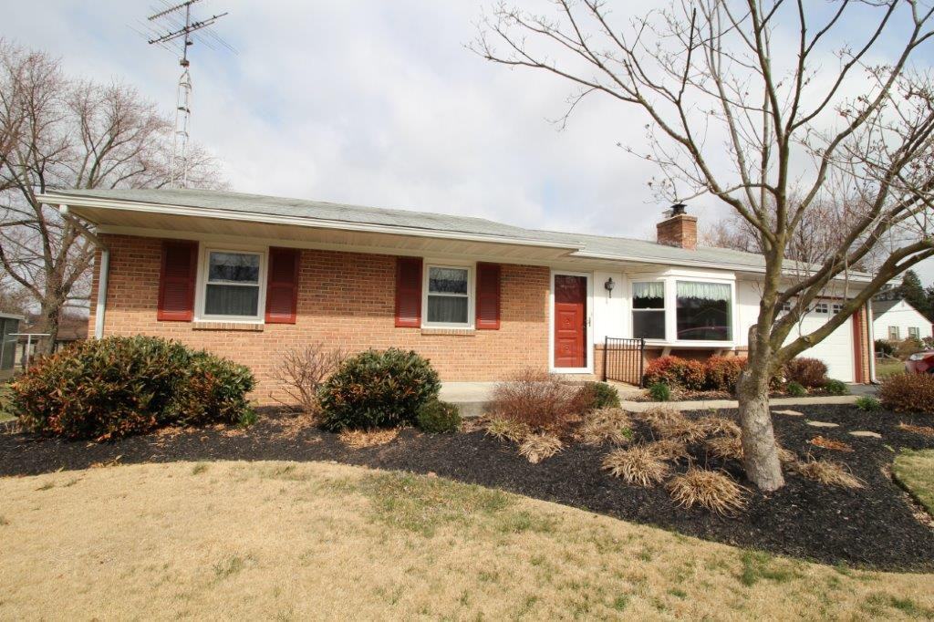 17 Casey Dr - Photo 2 of 13