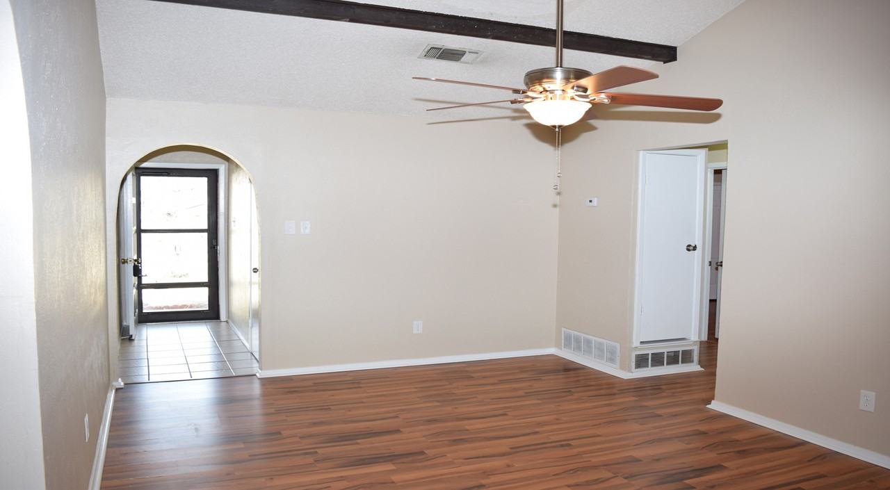 917 Meadowlark Dr - Photo 2 of 24