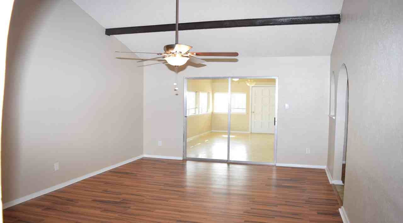 917 Meadowlark Dr - Photo 3 of 24