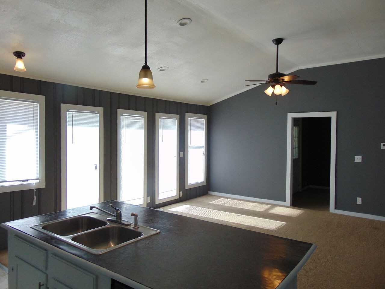 5301 Hardesty Ave - Photo 3 of 10