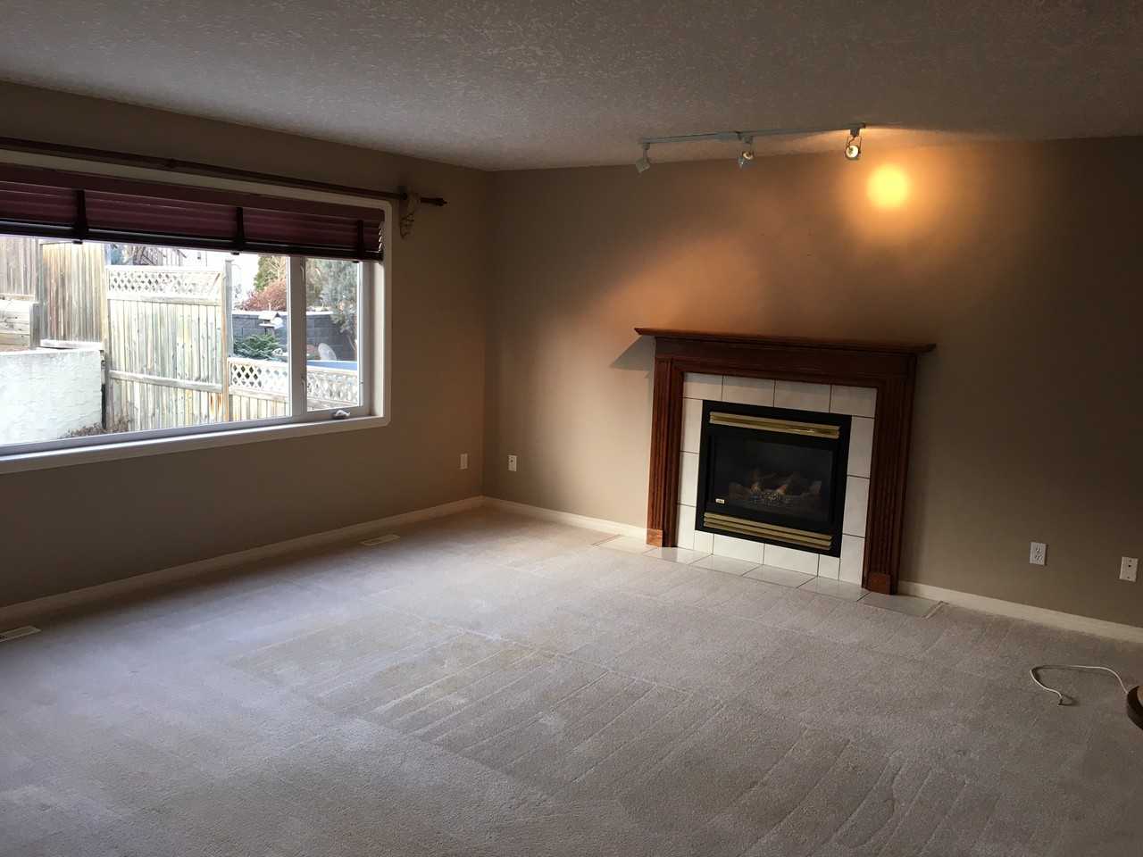 89 Crystal Way - Photo 3 of 17