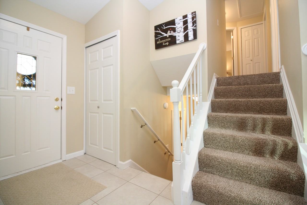 873 Abbey Ln - Photo 2 of 23