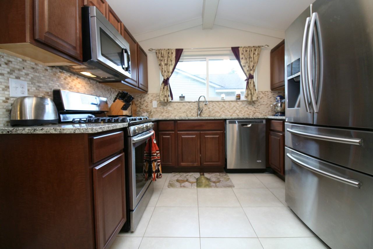 873 Abbey Ln - Photo 3 of 23