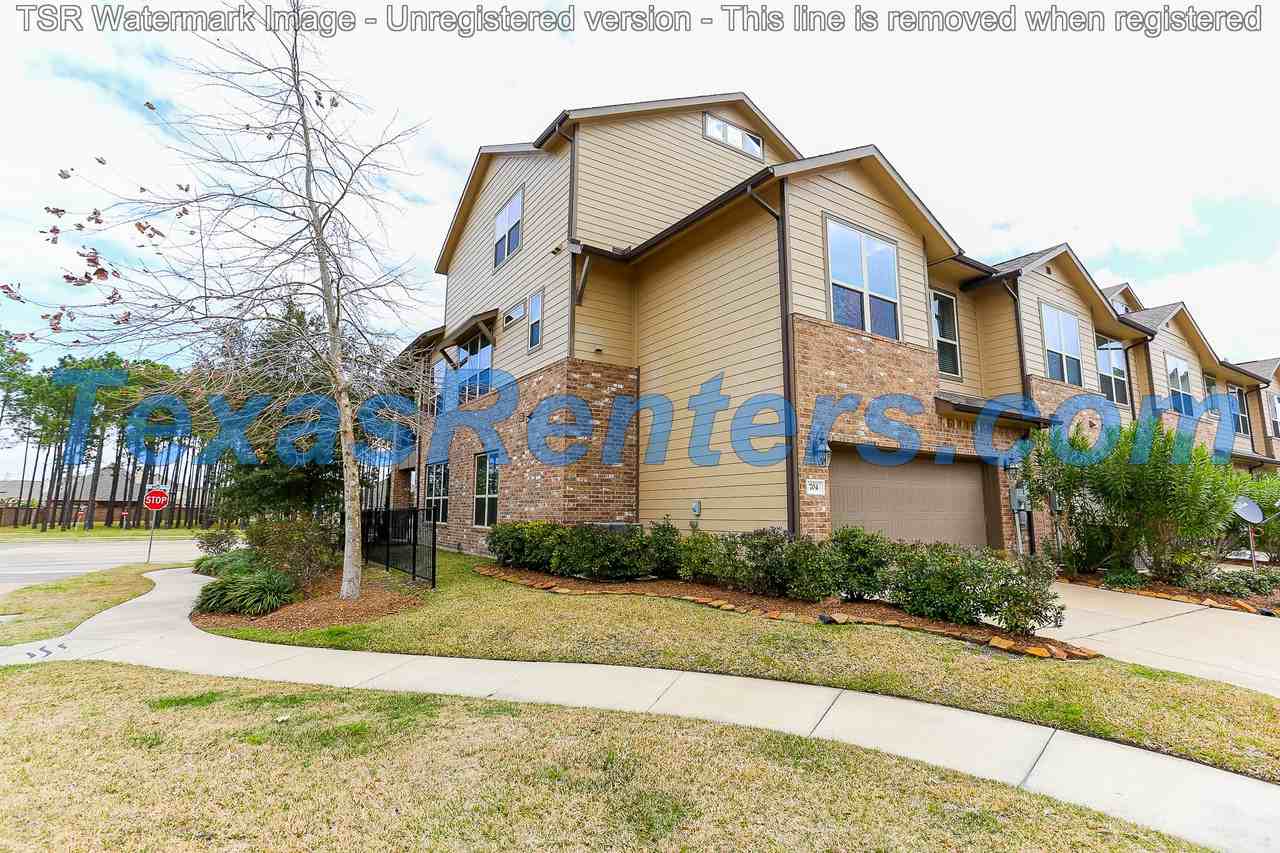 704 Water St - Photo 2 of 14