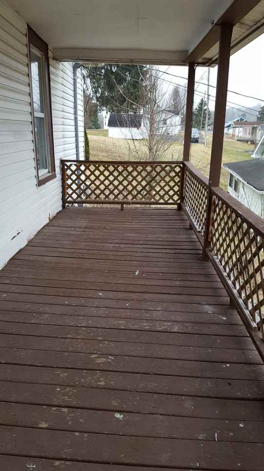 136 Cobbs St - Photo 2 of 18