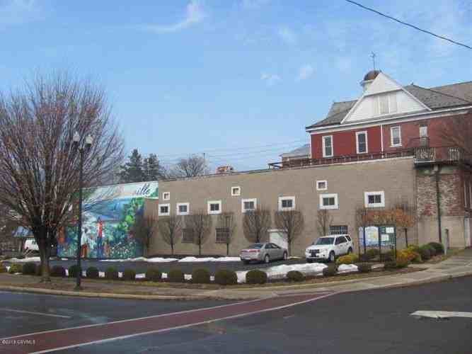 231 Mill St - Photo 2 of 28