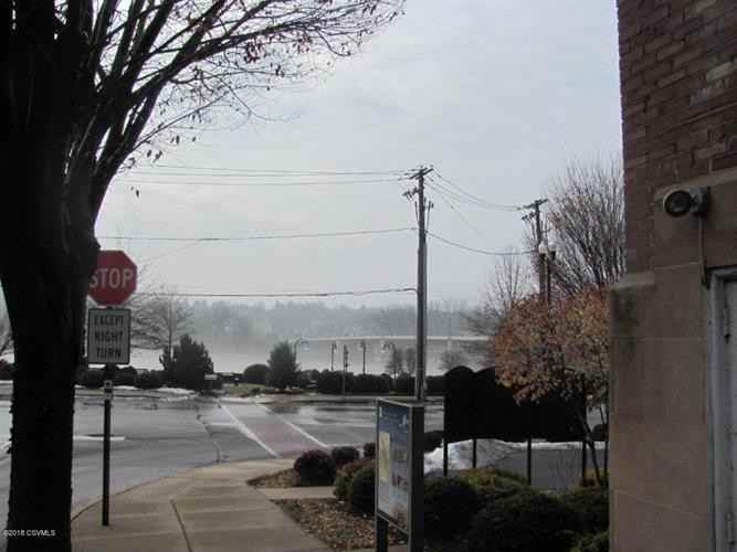 231 Mill St - Photo 3 of 28