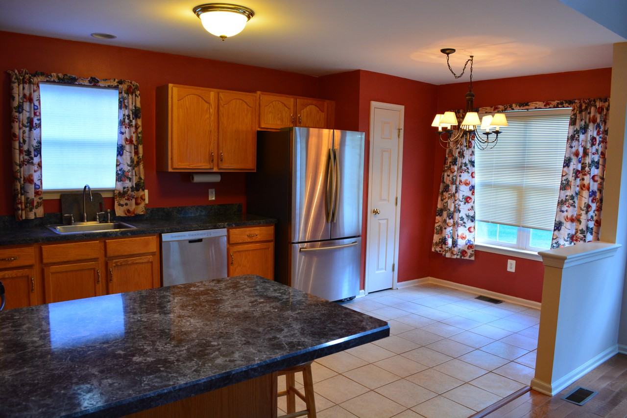 224 Larkspur Ln - Photo 3 of 25
