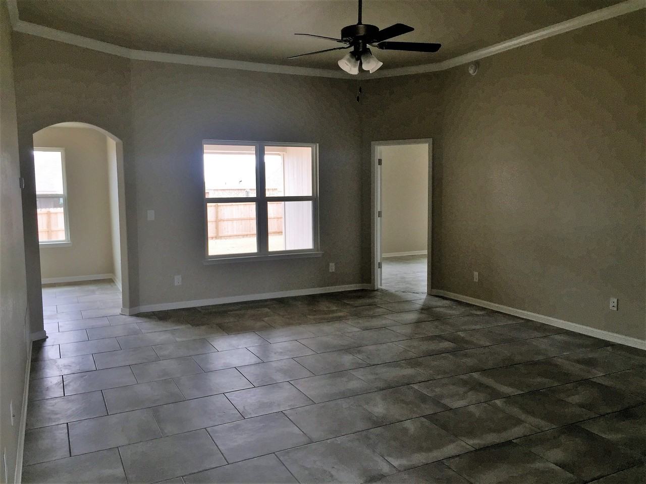 907 Kacie Dr - Photo 2 of 14