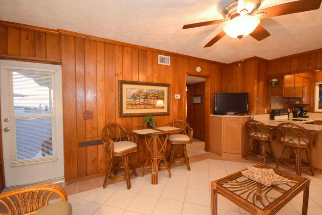 19540 Gulf Blvd - Photo 2 of 11