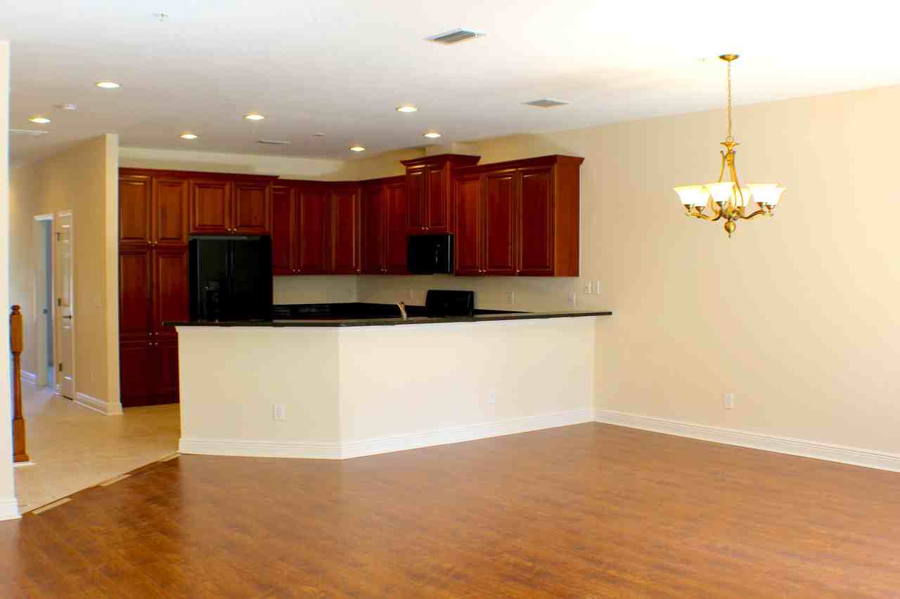 4627 Overlook Dr NE - Photo 2 of 21