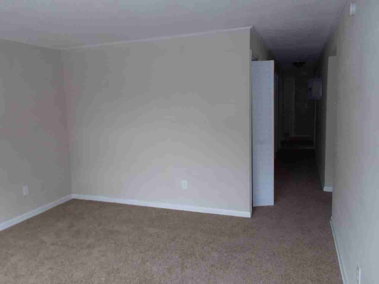 4526 Harbor View Dr - Photo 3 of 8