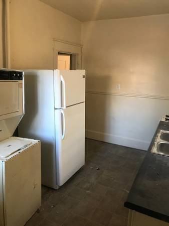 3209 Hanes Ave - Photo 3 of 5