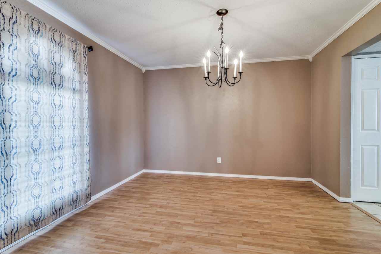 3026 Flagstone Dr - Photo 2 of 5