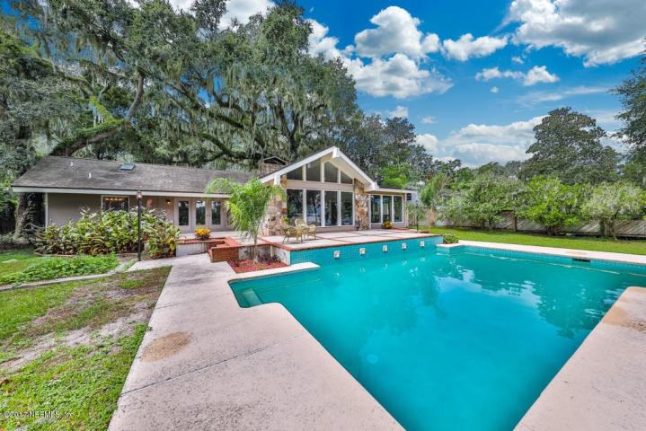 4977 River Point Rd - Photo 2 of 20