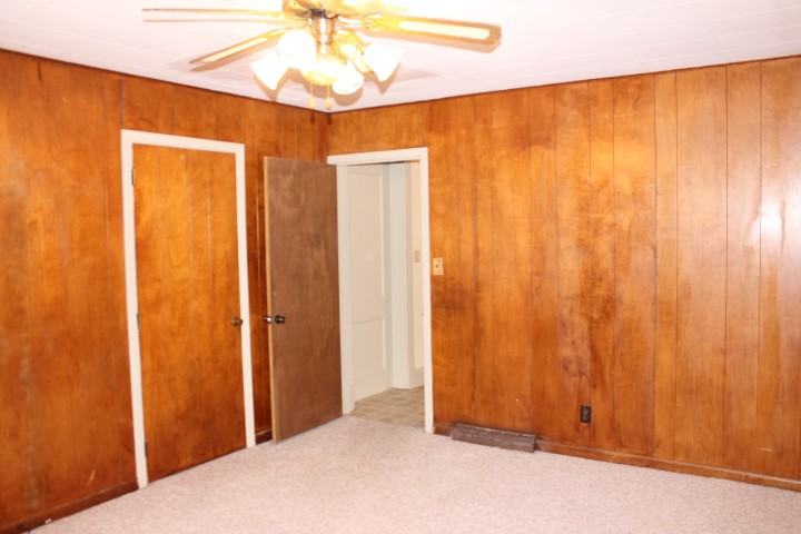 169 W Walnut St - Photo 3 of 7