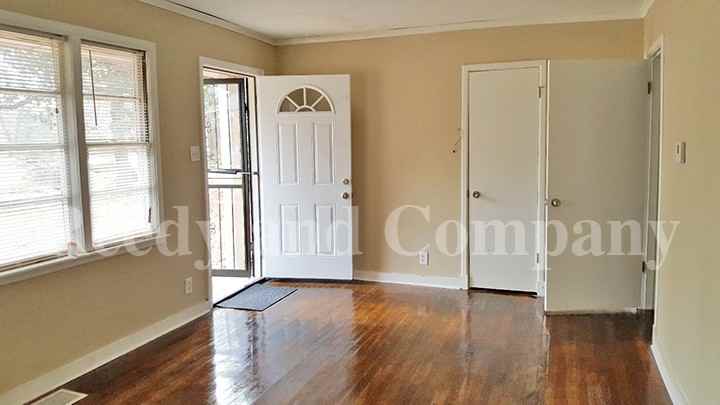 4915 Davis Cove - Photo 2 of 10