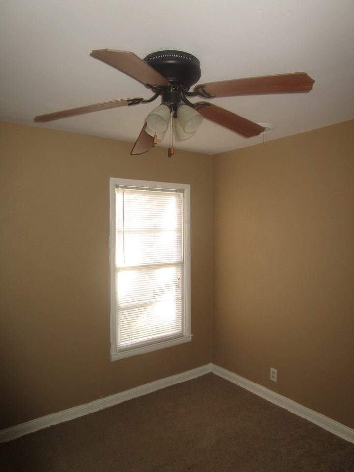 5921 Peggy Dr - Photo 3 of 4