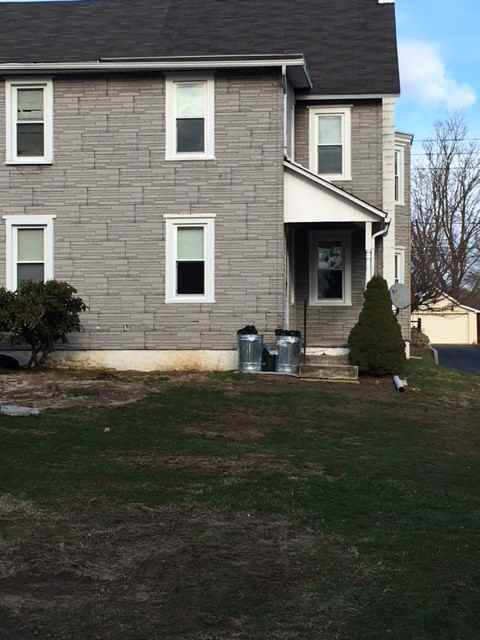 340 N Bridge St - Photo 2 of 11