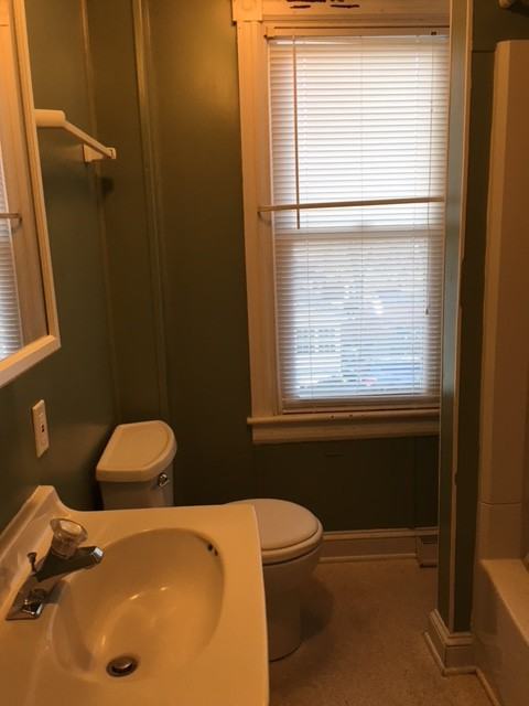 340 N Bridge St - Photo 3 of 11