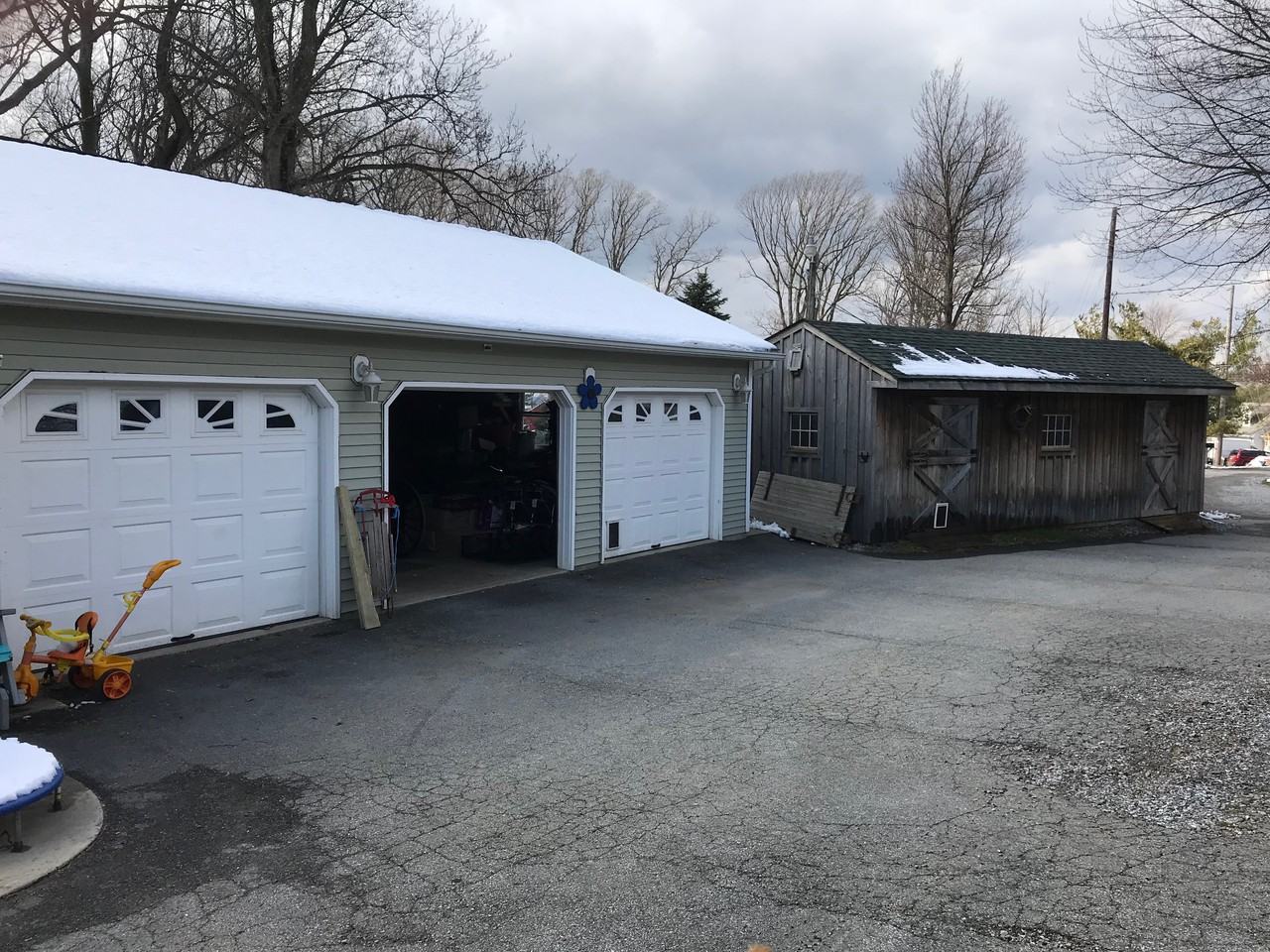 706 Georgetown Rd - Photo 2 of 9