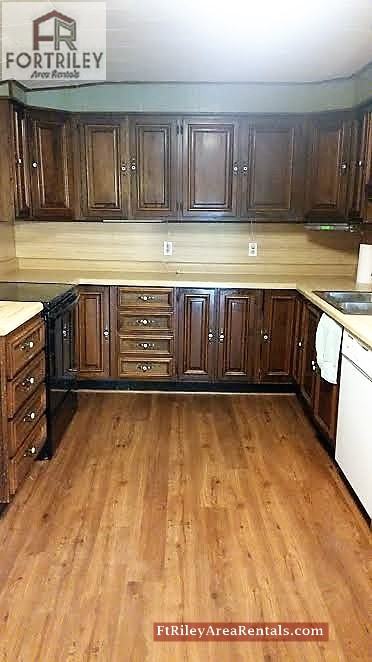 201 Marshall St - Photo 2 of 10