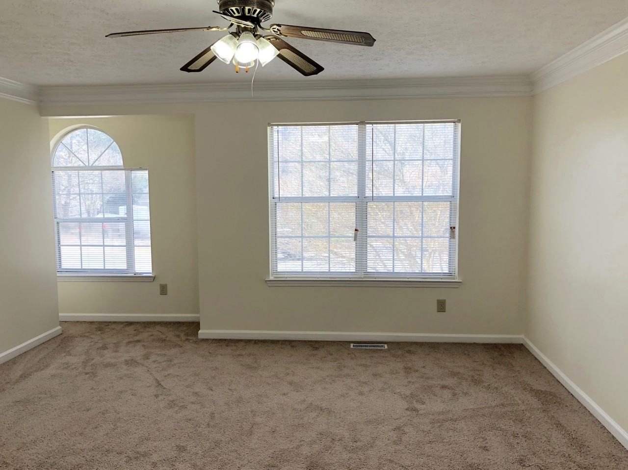 7064 Grinder Ct - Photo 3 of 6